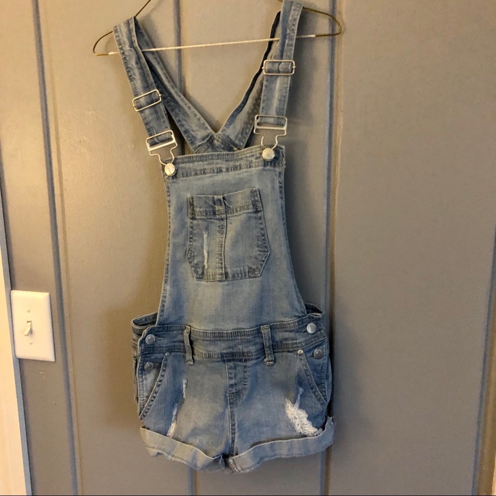 🌼BLUE SPICE DESTRUCTED DENIM SHORTALLS🌼
